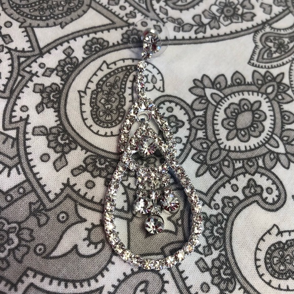 ⬇️ Double tear drop rhinestone earrings - Picture 5 of 5